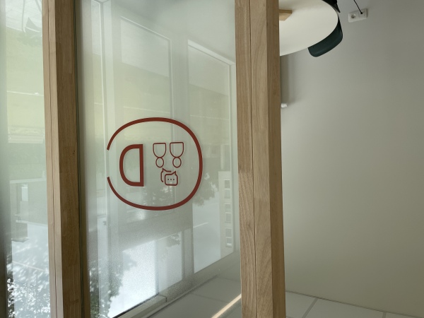 Discretiefolie met gradiënt & aanduiding vergaderzaal