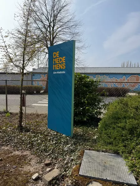 Buitensignalisatie bij De Medemens door JL Signs