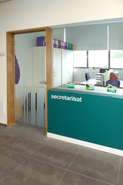 Uitgeplotte folietekst & zandstraalfolie