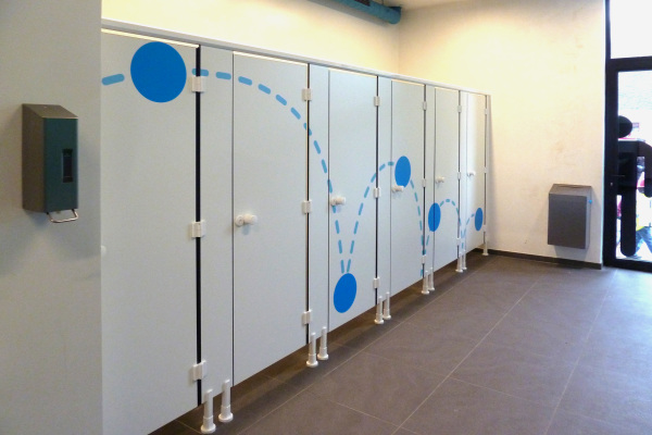 Uitgeplotte foliegraphics op deuren